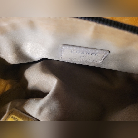 CHANEL Camelia Flower Lambskin Pouch Clutch Bag - Picture 6 of 6